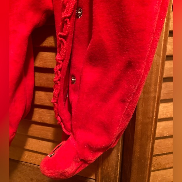 Cuddle Bear “Baby’s First Christmas” Red Velour Onesie - Picture 9 of 14